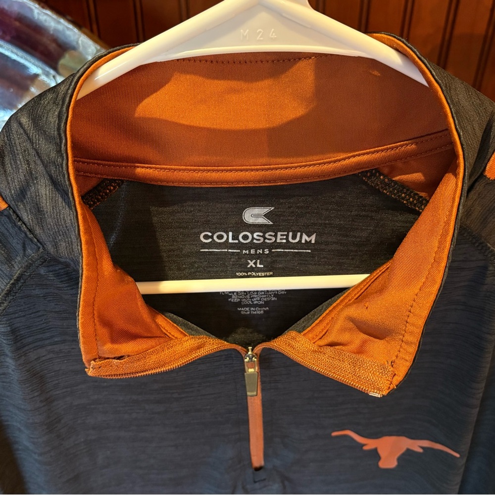 Texas Longhorn men’s 1/4 zip pullover. Sharp black & orange w/logos front/back - Picture 8 of 8